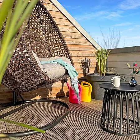 1 Bedroom Awesome In شقة